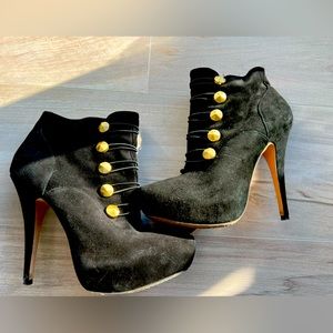 Vince Camuto black heel booties with gold buttons size 7.5